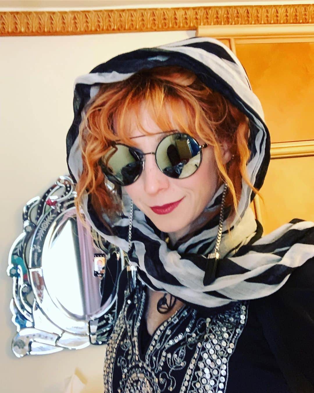 ボニー・モーガンのインスタグラム：「I’m in for a Bazaar day! Blending the old with the new,  having dawned @mywillows I’m off to the Spice Bazaar and the Grand Bazaar there’s a LOT of Turkish Coffee there!! #bazaarday #spicyday #grandday #istanbul #shenanigans #adventuresofbonanddad #adventuresofbendybonnie #highlycaffeinated #turkishcoffee #mywillows」