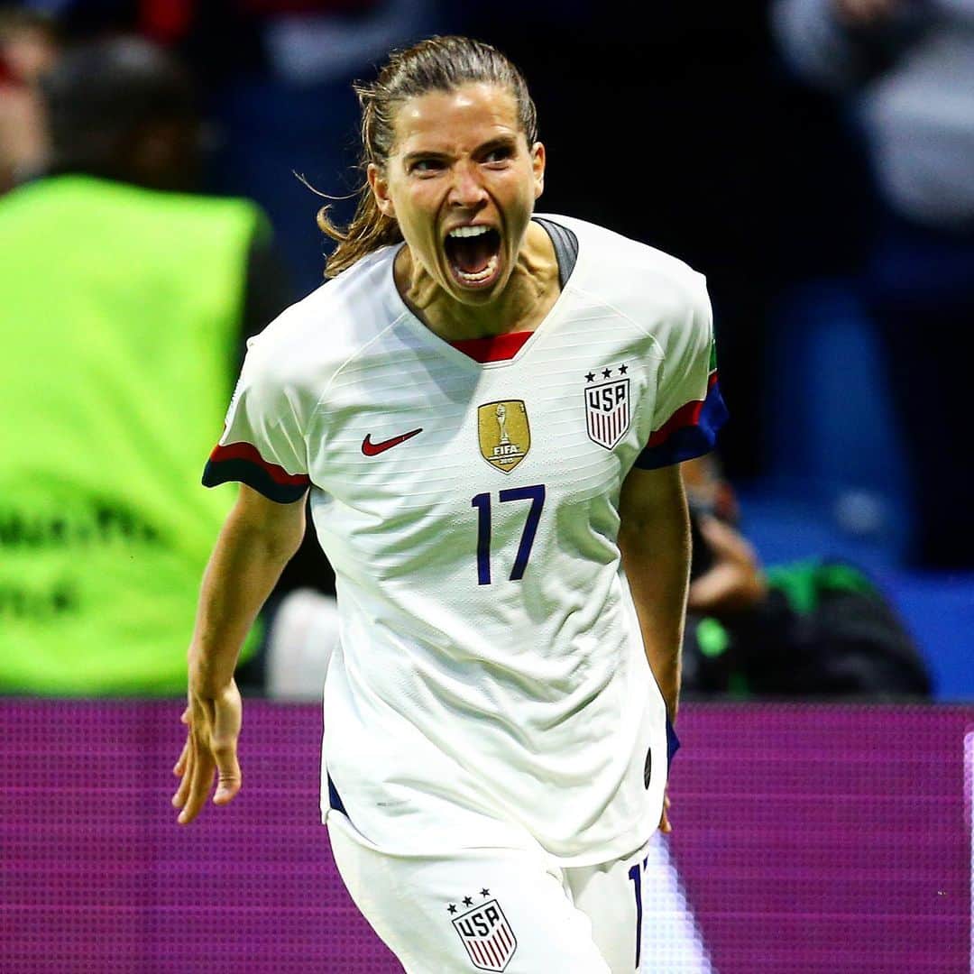 FIFAワールドカップさんのインスタグラム写真 - (FIFAワールドカップInstagram)「🇺🇸🔝Champions being Champions! 🇺🇸🔝 3 wins out of 3. @uswnt finish Top of Group F! #FIFAWWC #DareToShine #USWNT #OneNationOneTeam #USA」6月21日 6時38分 - fifaworldcup