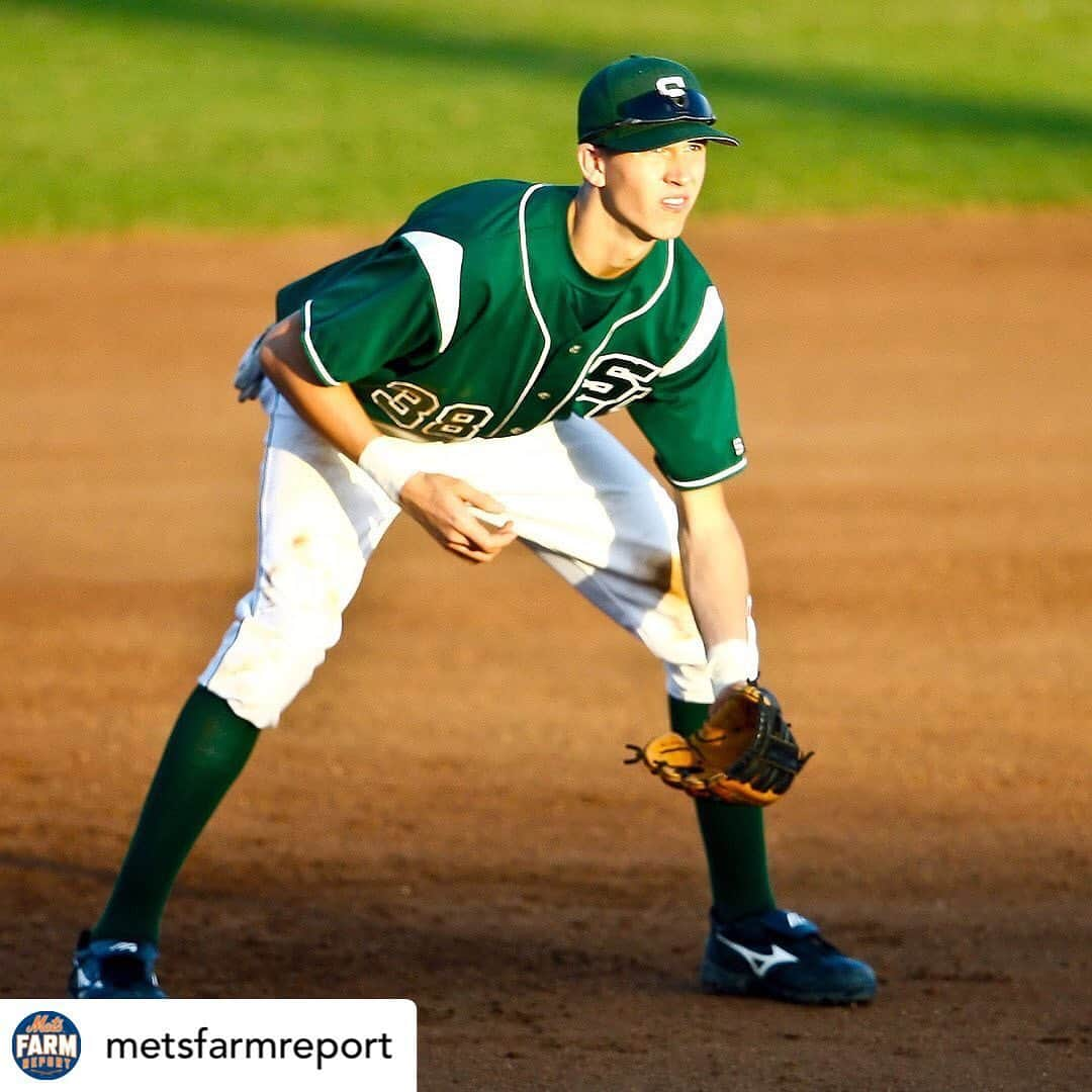 ニューヨーク・メッツさんのインスタグラム写真 - (ニューヨーク・メッツInstagram)「Young goat 🐐 . . . .  #tbt to deGrom’s college days at @stetson_baseball. 👀 #LGM #Mets #deGromination」6月21日 7時32分 - mets