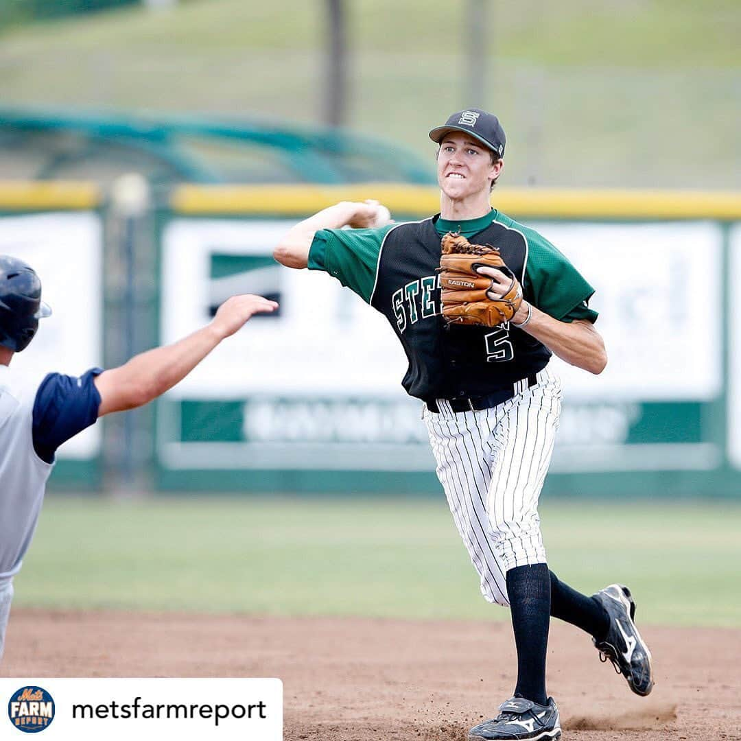 ニューヨーク・メッツさんのインスタグラム写真 - (ニューヨーク・メッツInstagram)「Young goat 🐐 . . . .  #tbt to deGrom’s college days at @stetson_baseball. 👀 #LGM #Mets #deGromination」6月21日 7時32分 - mets