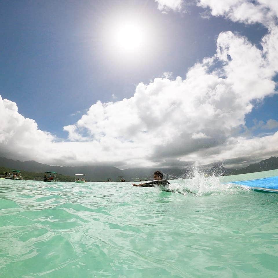 Luxury Cruise by Captain Bruceさんのインスタグラム写真 - (Luxury Cruise by Captain BruceInstagram)「この日も、皆様ツアーの時間ぎりぎりまで海で遊んで楽しまれていました。⠀ ☀️日焼け対策はお忘れなく！⠀ ⠀ ⠀ #captainbruce #sandbar #kaneohe #hawaii #oahu #oahulife #ahuolaka #キャプテンブルース #天国の海ツアー #天国の海 #アフオラカ #ハワイ大好き #絶景 #海」6月21日 7時36分 - cptbruce_hi