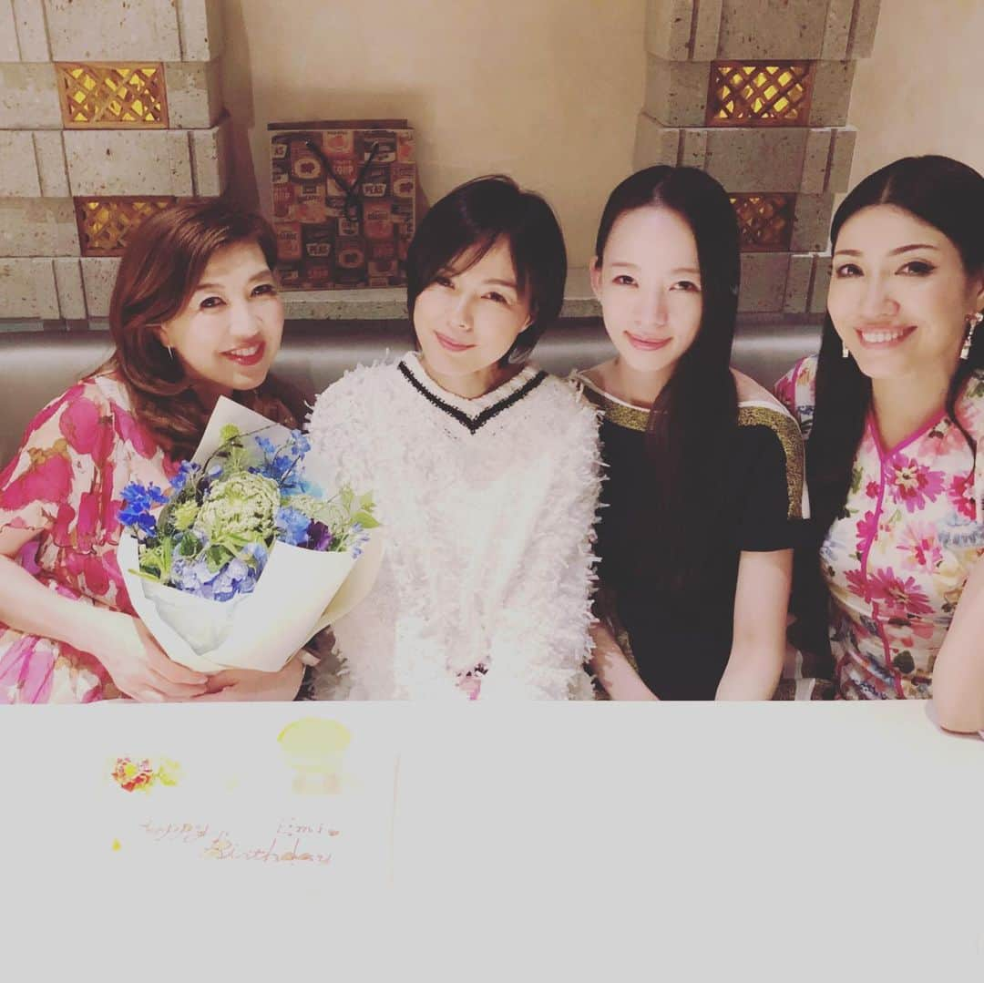 相川七瀬さんのインスタグラム写真 - (相川七瀬Instagram)「絵美さんの御誕生日会😆 MIOとあんちゃんと😊🎈 縁のある人同士はみんな 繋がっている❤️とっても ステキなBirthdayNightでした。」6月21日 7時40分 - nanasecat