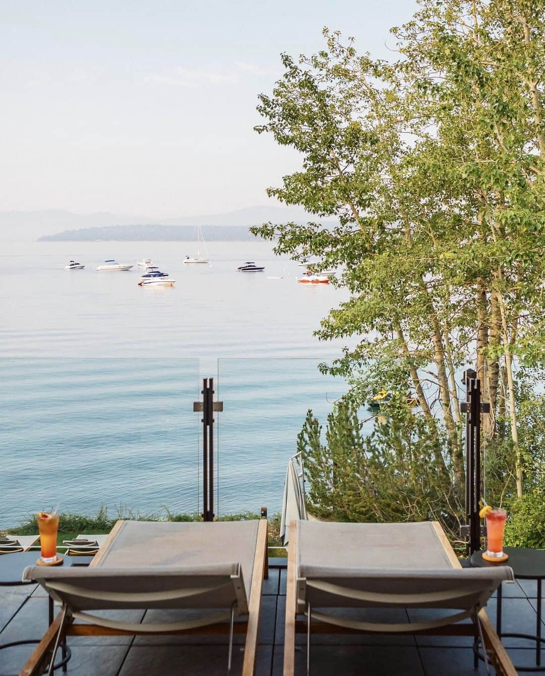 リッツ・カールトンさんのインスタグラム写真 - (リッツ・カールトンInstagram)「Relaxing afternoons, made perfect with lake views at The Ritz-Carlton, #LakeTahoe. ⁣﻿ ⁣﻿ #Truckee #California #CA #lake #lakeview #cocktails #sunshine #view #blueskies #relaxation #vacation #getaway #tranquility #afternoon #travel #travelgram #Instatravel #traveldiaries」6月21日 8時00分 - ritzcarlton