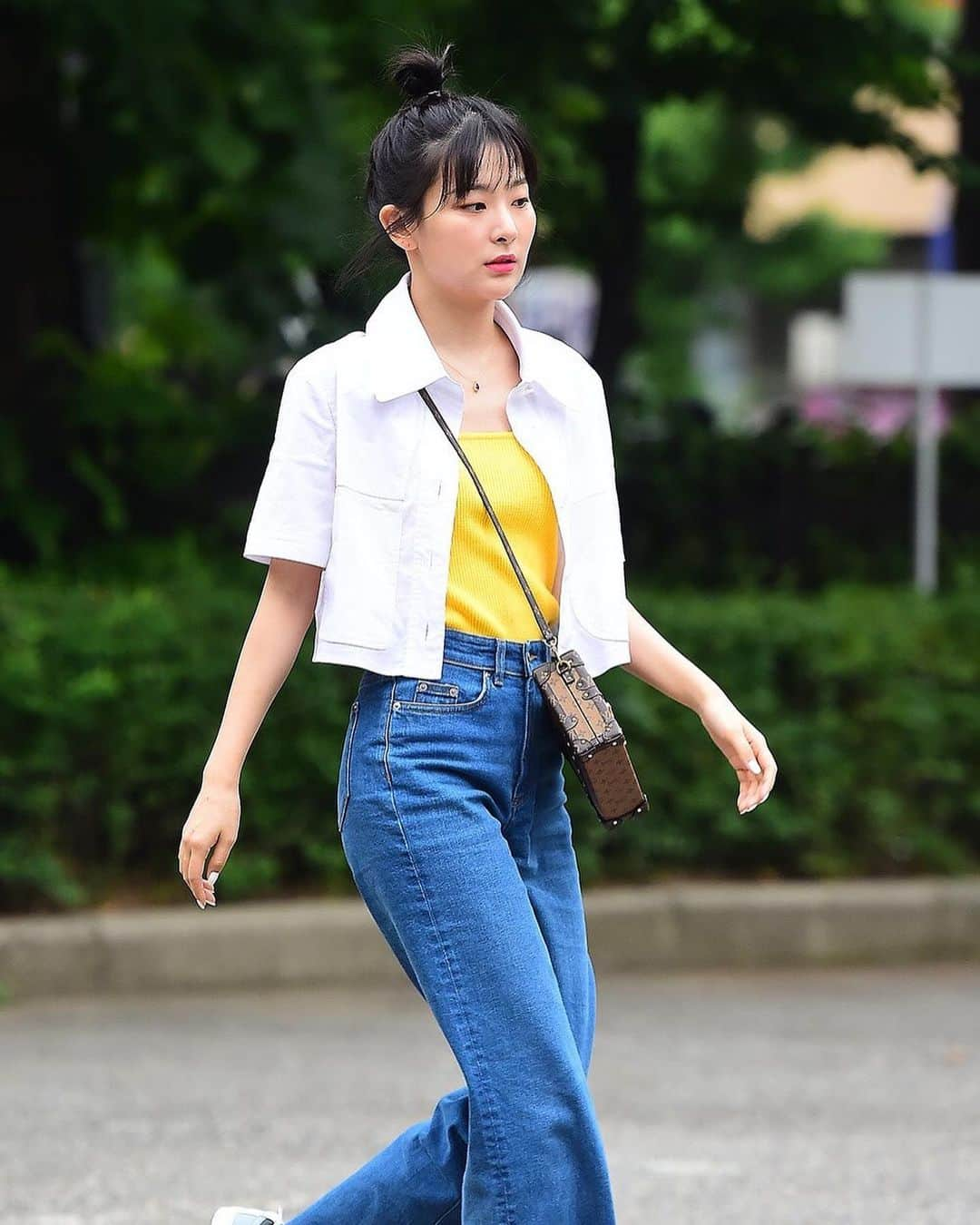 スルギさんのインスタグラム写真 - (スルギInstagram)「SEULGI - Arriving at KBS Music Bank for 'Zimzalabim' 1st Comeback Stage 📸: PRESS - Follow her OFFICIAL INSTAGRAM ACCOUNT @hi_sseulgi 👈👈 #REDVELVET #레드벨벳 #SEULGI #슬기 #🐻」6月21日 8時05分 - kristiandawal29