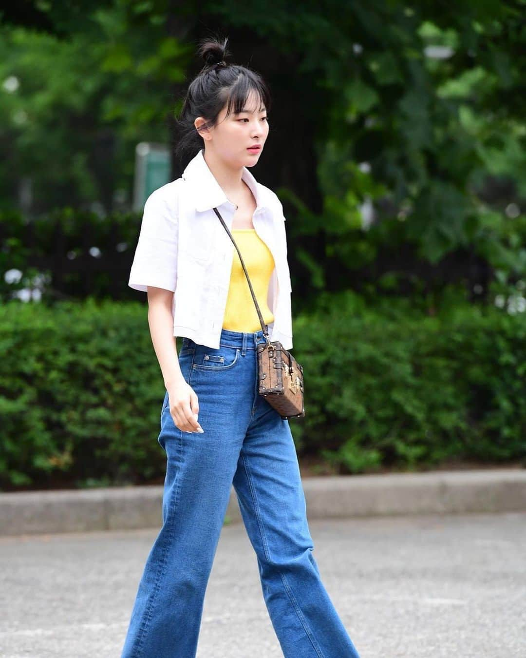 スルギさんのインスタグラム写真 - (スルギInstagram)「SEULGI - Arriving at KBS Music Bank for 'Zimzalabim' 1st Comeback Stage 📸: PRESS - Follow her OFFICIAL INSTAGRAM ACCOUNT @hi_sseulgi 👈👈 #REDVELVET #레드벨벳 #SEULGI #슬기 #🐻」6月21日 8時05分 - kristiandawal29