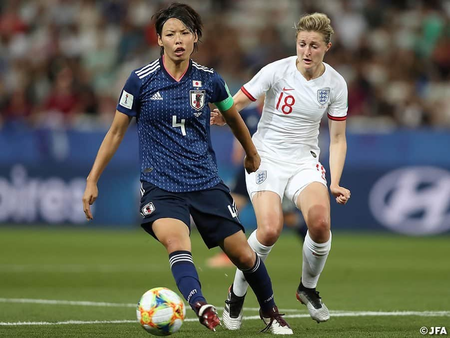 日本サッカー協会さんのインスタグラム写真 - (日本サッカー協会Instagram)「📸MATCH PHOTO ・ 後半に入っても、ギアを上げてきたイングランドに押し込まれる展開が続きましたが、#山下杏也加 選手を中心にしのいで試合を落ち着かせます。 ・ イングランドのゴールをこじ開けることはできず、0-2で試合は終了。グループステージを2位で突破し、日本時間6/26 4:00からオランダとベスト8進出をかけて戦います。 ・ FIFA女子ワールドカップフランス2019 📅6/20 日本時間4:00キックオフ 📍Stade de Nice #なでしこジャパン 🇯🇵 0-2🏴󠁧󠁢󠁥󠁮󠁧󠁿イングランド ・ ✍️JFA.jpでは、活動レポートを掲載中！ ・ ＜FIFA女子ワールドカップフランス2019＞ なでしこジャパン🇯🇵試合日程  6/10 25:00｜0-0アルゼンチン🇦🇷 6/14 22:00｜2-1 スコットランド🏴󠁧󠁢󠁳󠁣󠁴󠁿 6/20 04:00｜0-2イングランド🏴󠁧󠁢󠁥󠁮󠁧󠁿 6/26 04:00｜vsオランダ🇳🇱 📺フジテレビ系列、NHK BS、J SPORTSで生中継！ ・ #nadeshiko #世界のなでしこ #なでしこジャパン#FIFAWWC」6月21日 8時12分 - japanfootballassociation