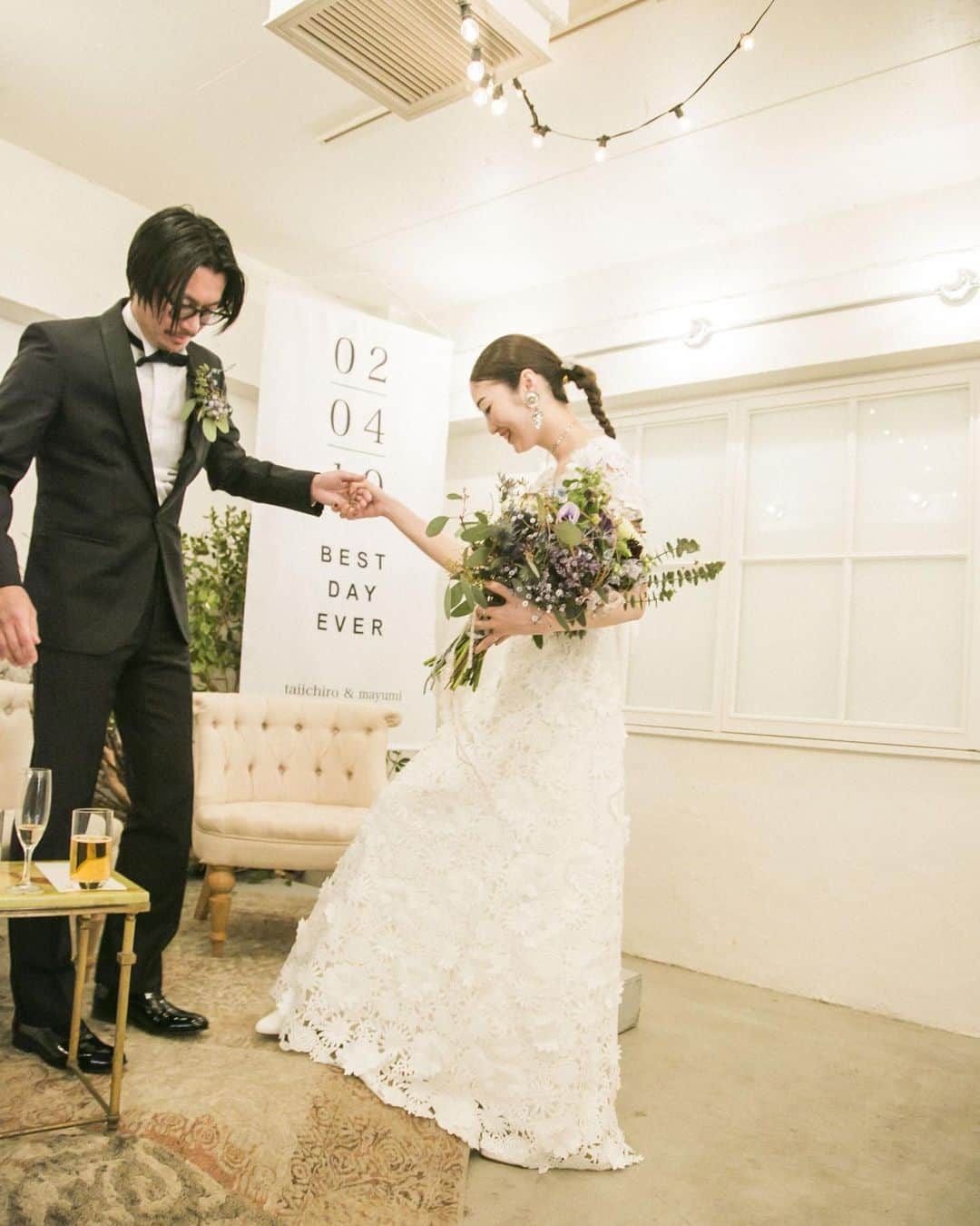 福田瞳さんのインスタグラム写真 - (福田瞳Instagram)「. . 先日発売しました #かねこウェディング @kaneko_wedding  が、 Amazon 美容師資格関連書籍部門 ベストセラー第1位♡ 喜びのあまり、結婚式の写真を振り返りました。笑。 #かねこウェディング #ウェディング#ヘアアレンジ #書籍」6月21日 8時18分 - fukudahitomi610