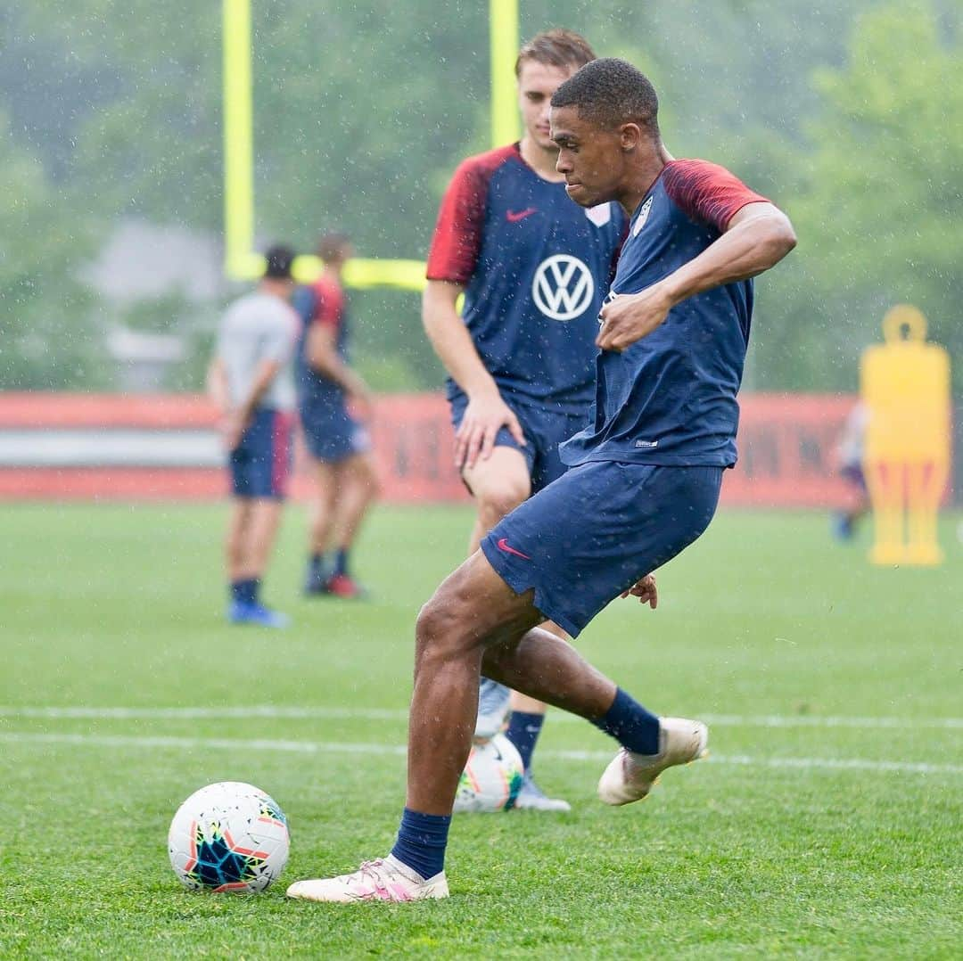 サッカー アメリカ代表チームさんのインスタグラム写真 - (サッカー アメリカ代表チームInstagram)「☀️ or 🌧, we’re out there doing work. Two days until #USAvTRI! 🇺🇸 ⚽️」6月21日 8時21分 - usmnt