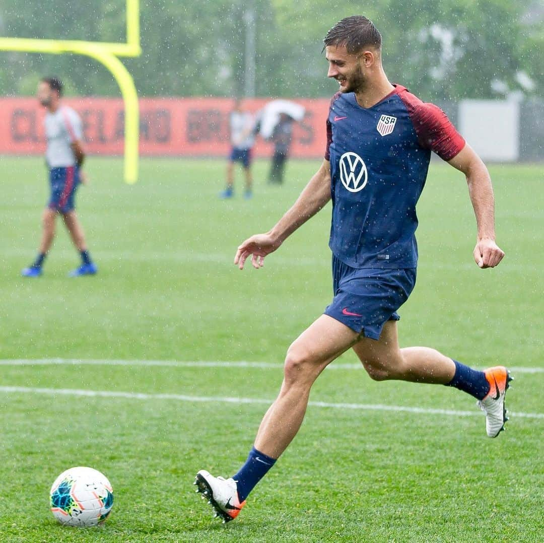 サッカー アメリカ代表チームさんのインスタグラム写真 - (サッカー アメリカ代表チームInstagram)「☀️ or 🌧, we’re out there doing work. Two days until #USAvTRI! 🇺🇸 ⚽️」6月21日 8時21分 - usmnt