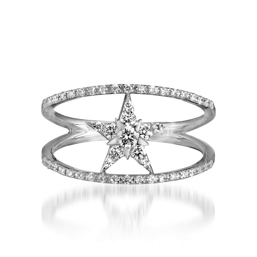 starjewelry_pressさんのインスタグラム写真 - (starjewelry_pressInstagram)「【STACKING RING】 COORDINATE #4  涼やかなホワイトコーデで揃えた手元に、存在感あふれるスターモチーフを輝かせて。  #starjewelry #スタージュエリー #ring #リング #stacking #stackingring #coordinate #手元コーデ #夏コーデ  #jewelry #gold #diamond #ダイヤモンド #white #gold #star #summer #夏」6月21日 17時59分 - starjewelry_press