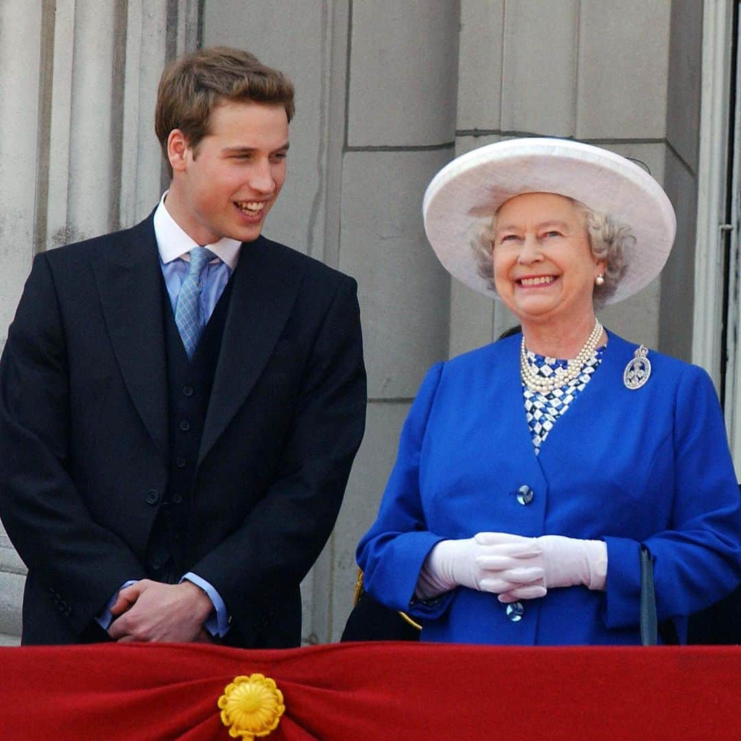 ロイヤル・ファミリーさんのインスタグラム写真 - (ロイヤル・ファミリーInstagram)「Happy Birthday to The Duke of Cambridge! 🎂  #HappyBirthdayHRH  The Duke of Cambridge is second in line to the throne. His Royal Highness undertakes a number of charitable activities and projects, and carries out public and official duties in support of The Queen, in the UK and overseas, alongside The Duchess of Cambridge.  Find out more about The Duke’s life and work @kensingtonroyal」6月21日 18時04分 - theroyalfamily