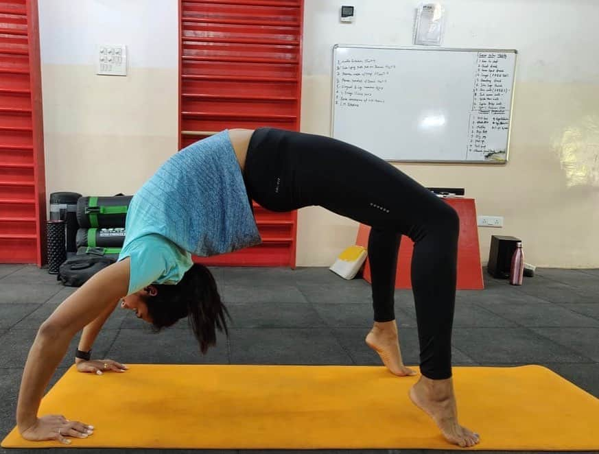 シンドゥ・プサルラさんのインスタグラム写真 - (シンドゥ・プサルラInstagram)「YOGA  A way of connecting your body to the soul. Happy international yoga day 🧘‍♀️ #worldyogaday#mindbodysoul#🧘‍♀️」6月21日 18時19分 - pvsindhu1