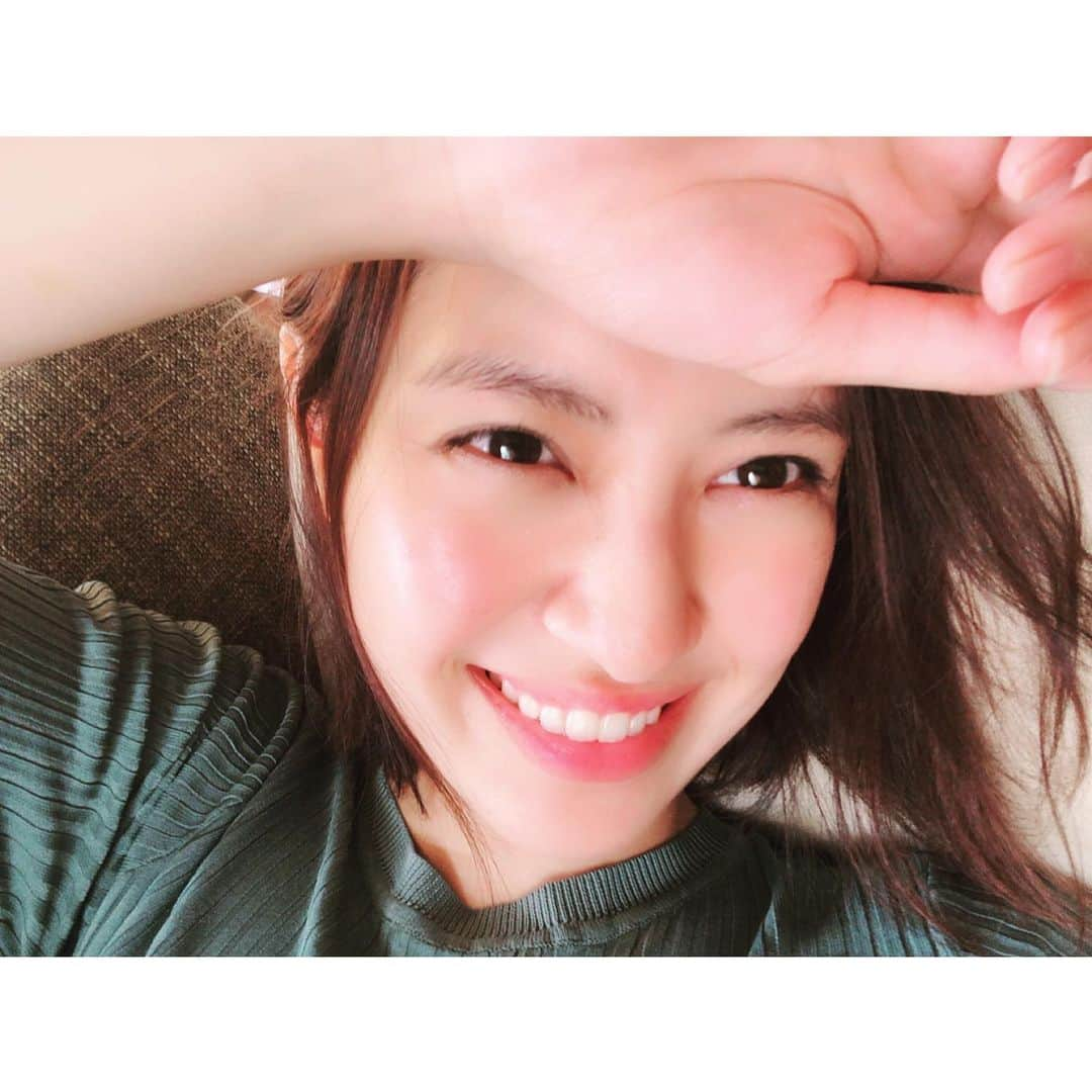 岡本あずささんのインスタグラム写真 - (岡本あずさInstagram)「. 27歳になりました！お家でだらだらバースデー😛こうしてまた1つ歳を重ねられて、感謝感謝です。皆様、こんな私をいつも見守ってくれて本当にありがとうございます！！これからも宜しくね🤗」6月21日 18時19分 - azusaokamoto_official