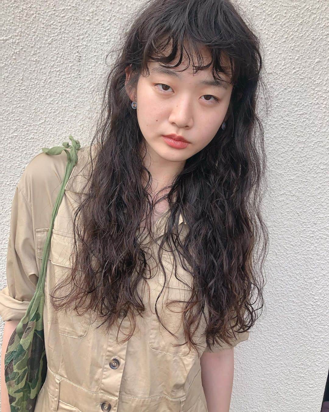 野々口祐子のインスタグラム：「スパイラルパーマ➿➿➿➿ 強めにぐりぐり でも柔らかくかけましょ😉🌿 #nono_hair #syan_tokyo  #スパイラルパーマ #ロングヘア」
