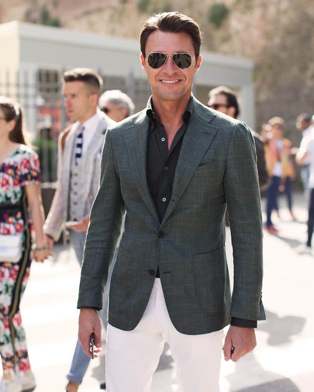 スコット・シューマンのインスタグラム：「If you have to wear a jacket in the summer this a pretty good (excellent really) example of how to nail it! Firenze!」