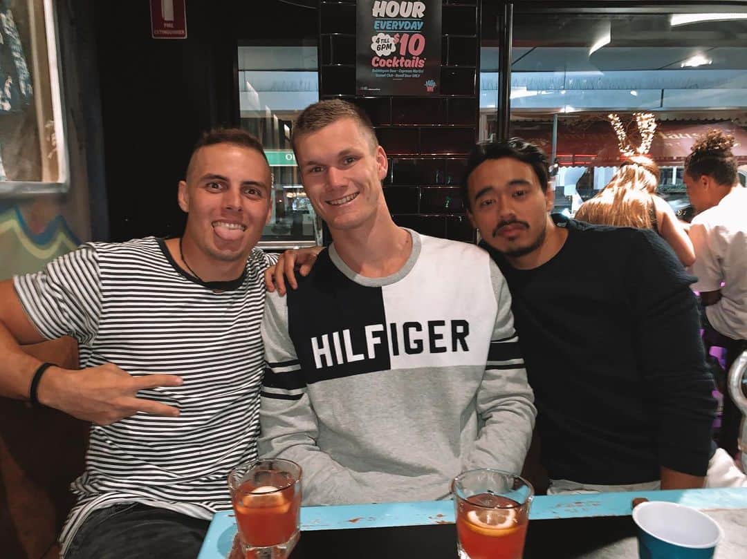 トレ・ウィリアムズのインスタグラム：「Just a couple blokes tryna get a beer. @jack.geary @justinmcavanagh」