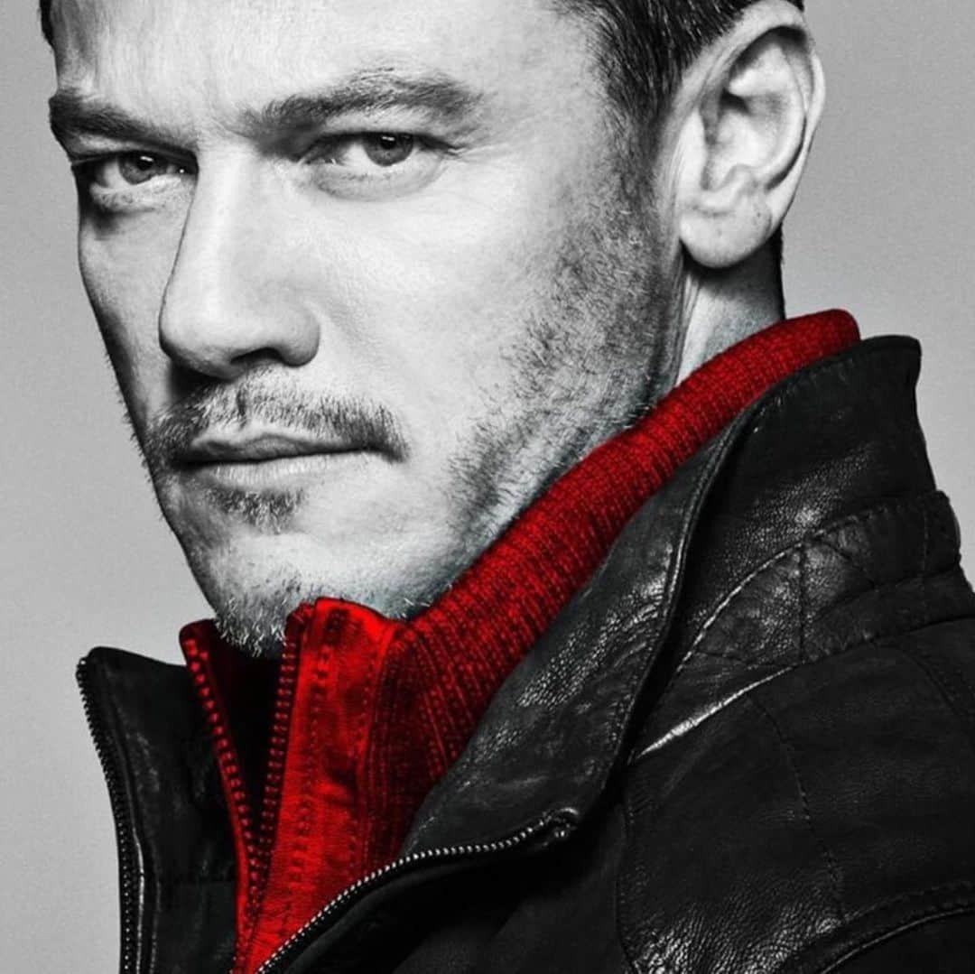 ルーク・エヴァンズさんのインスタグラム写真 - (ルーク・エヴァンズInstagram)「#ANNA OUT TODAY!」6月21日 18時44分 - thereallukeevans