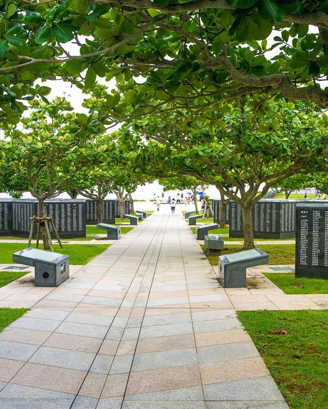 Be.okinawaさんのインスタグラム写真 - (Be.okinawaInstagram)「Next Sunday, June 23rd is Irei no Hi - Okinawa's Peace Memorial Day.  Every year as the clock strikes noon, Okinawans take a moment of silence for the lives lost during the Battle of Okinawa. The Cornerstone of Peace was built to commemorate those lost, to pray for peace, and to pass on lessons learned from the war. ©OCVB  #itomancity #糸滿 #이토만 #糸満 #okinawamemorialday #慰霊の日 #peacememorialpark #平和祈念公園 #peace #peaceful #beokinawa #visitokinawa」6月21日 19時11分 - visitokinawajapan