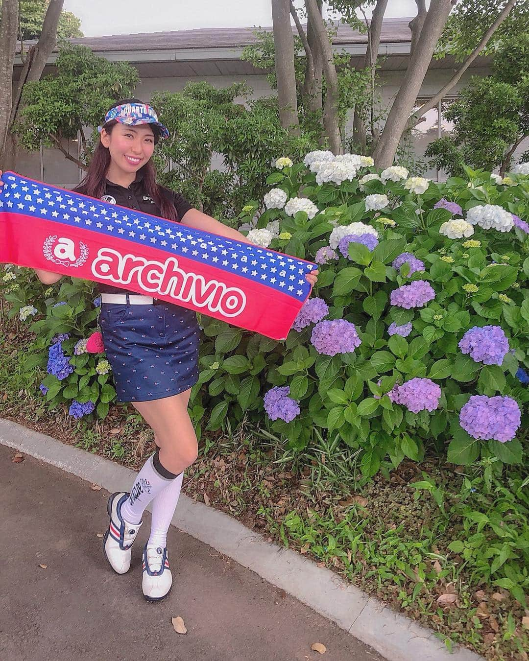 mimiさんのインスタグラム写真 - (mimiInstagram)「そういえば… @archivio.official さんの10周年記念のプレゼントキャンペーンに当選してクールタオルいただきました💕✨ 10名の中に選ばれて嬉しい🥺💗 これからもアルチビオ大好きです😘 ・  #ゴルフ女子 #ゴルフ女子コーデ #golfgirl #golflife #golfstagram #japanesegirl #model #ゴルフ大好き #instagolf #スポーツ女子 #골프 #모델 #こっこ #こっこにゃん #ゴルフコーデ #ゴルフファッション #ゴルフ好きと繋がりたい #梅雨ゴルフ #紫陽花 #千代田カントリークラブ #エフィカス #efficace #アルチビオ #archivio #十周年記念 #クールタオル #当選」6月21日 19時08分 - chan.mi3