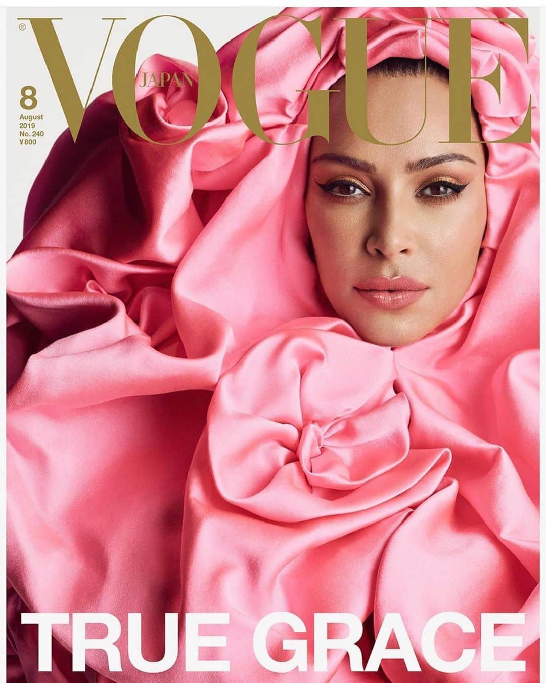 クリス・ジェンナーさんのインスタグラム写真 - (クリス・ジェンナーInstagram)「So stunning, Kim!! 3 @voguejapan covers!! #Vogue #VogueJapan  #ProudMama #DreamComeTrue @kimkardashian #Repost @kimkardashian: "3 VOGUE JAPAN COVERS!!! This was an absolute dream come true for me! Styled by the legendary @anna_dello_russo and shot by @luigiandiango  Make Up @makeupbymario Hair @chrisappleton1  @voguejapan @kkwbeauty"」6月21日 10時48分 - krisjenner