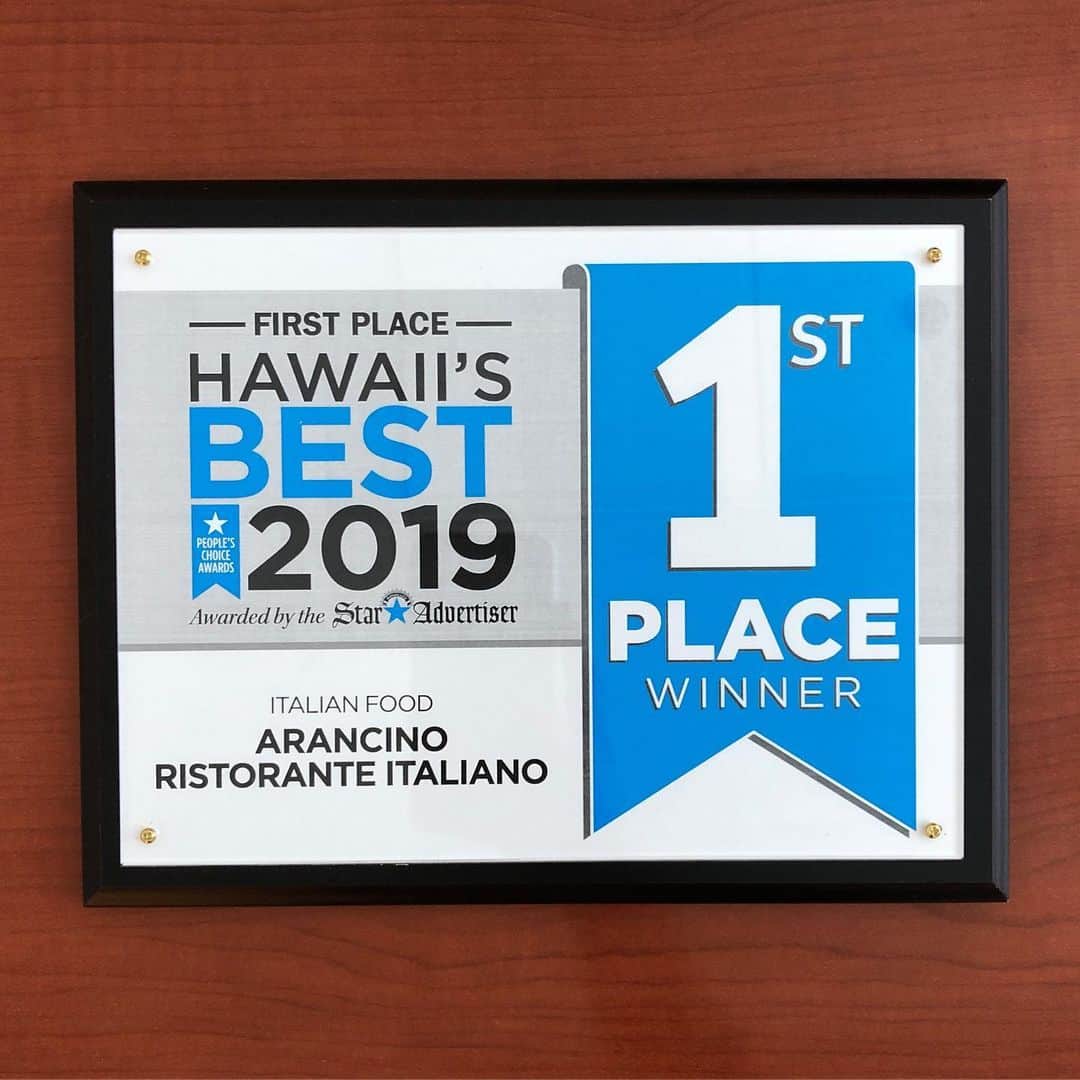 Arancino On Beachwalkのインスタグラム：「23 years ago, we opened our doors with 12 staff members & today we are proud to be part of a multi-location Arancino family that keeps growing!  We are truly humbled to have been voted “Best Italian Restaurant in Hawaii” two years in a row!  None of this would be possible without our amazing staff who work extremely hard every day to share with you the best Italian food in town, as well as our guests who have supported us from day one!  We are forever grateful. Thank you all for your votes!  #arancinobeachwalk #arancinodimare #arancinokahala #italian #bestitalianfood #hawaii #italianrestaurant #grazie #buzzfeedtasty #イタリア #spaghetti #italia #hawaiisbestkitchens #honolulu #honolulumagazine #thefeedfeed #frolichawaii #hawaiiirl #アランチーノアットザカハラ #アランチーノ #イタリアン #ハワイ #おいしい #ホノルル #haleainaawards #pasta #ハワイ旅行 #ハワイ大好き #パスタ #awardwinning」