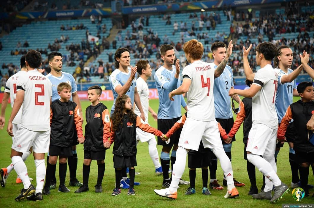 エディンソン・カバーニさんのインスタグラム写真 - (エディンソン・カバーニInstagram)「#URU 2-2 #JAP #CopaAmerica #URUJAP」6月21日 11時20分 - cavaniofficial21