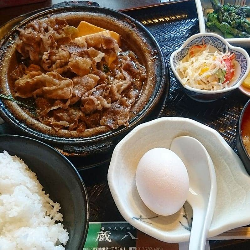 新山大さんのインスタグラム写真 - (新山大Instagram)「この前のぐるめロケの合間の昼ご飯で蔵八に行ったとき、僕がすき焼き定食を食べている横でさわやさんがいか漬け丼を食べていて、美味しそうで羨ましかったのでまた蔵八に来ていか漬け丼食べました。 こんなに美味かったとは😮 #昼ご飯 #蔵八 #青森市 1枚目 #すき焼き定食 2枚目 #いか漬け丼 #いか漬け丼の勝ち #マジ美味い #おりごとう」6月21日 12時10分 - dai_niiyama