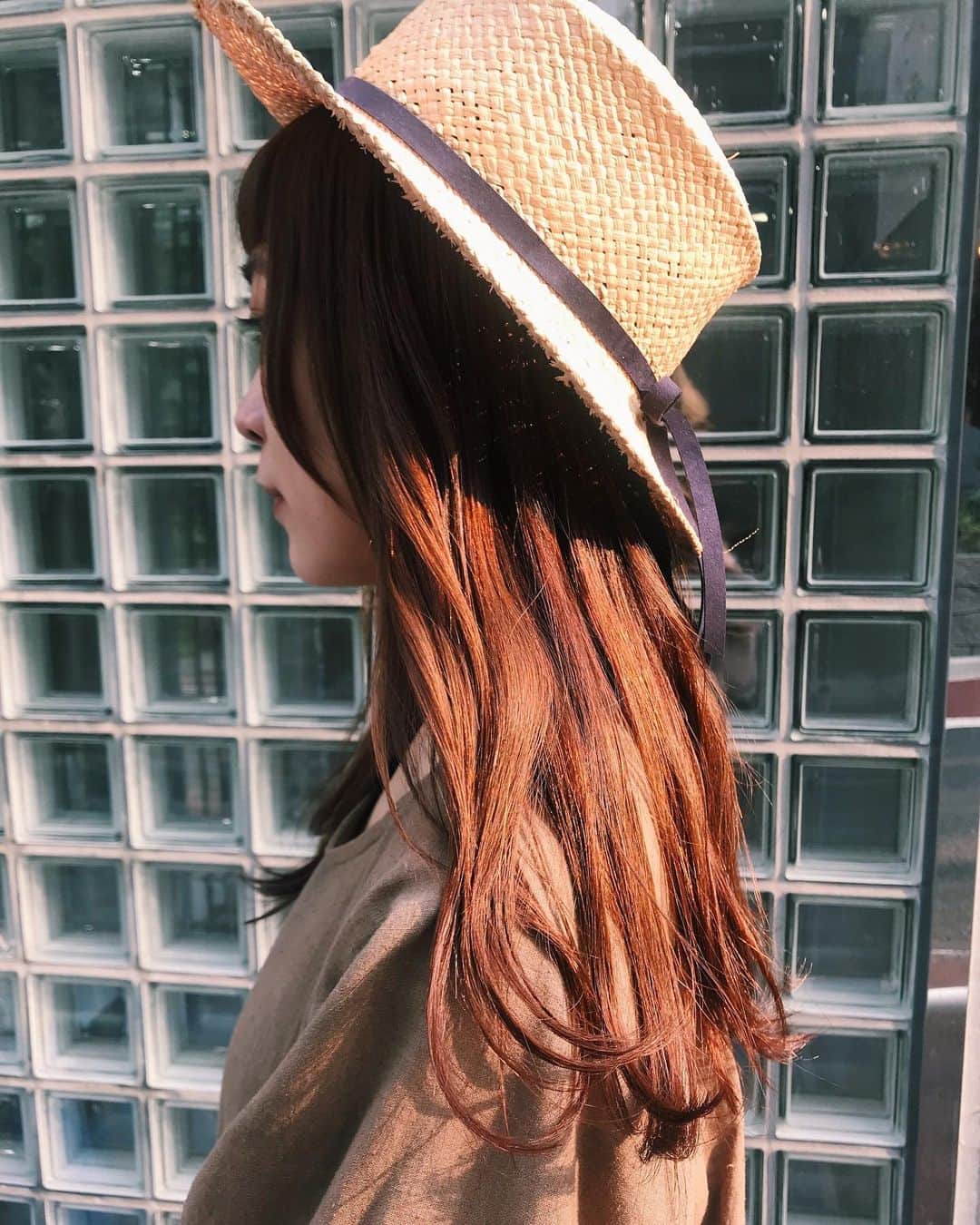 高橋美穂さんのインスタグラム写真 - (高橋美穂Instagram)「. 麦わら帽とオレンジヘア🍊🧡 . #mihoc_work #awesome_hair #orangehair #haircolor」6月21日 12時33分 - sleeping0mihoc