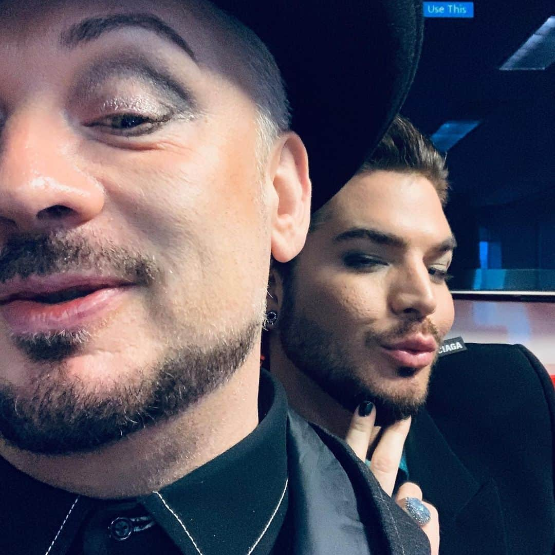 ボーイ・ジョージさんのインスタグラム写真 - (ボーイ・ジョージInstagram)「Lovely to see you @adamlambert pouting perfectly down under! #australia #Queen #AdamLambert #BoyGeorge」6月21日 12時35分 - boygeorgeofficial