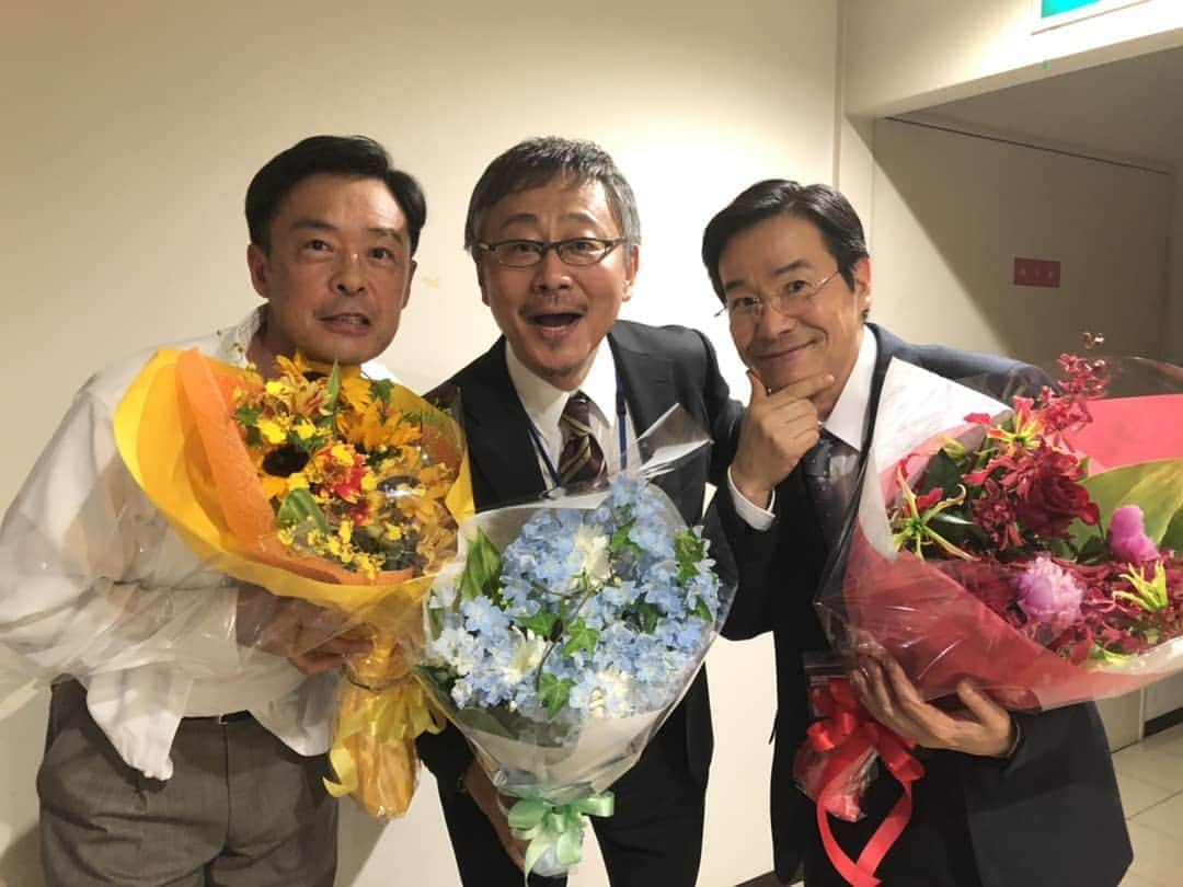 光石研さんのインスタグラム写真 - (光石研Instagram)「金曜ドラマ「インハンド」最終話が今夜22時から放送です🌿  相羽村は一体どうなってしまうのか、紐倉、高家、牧野、SM対策室の行く末は！？最後までお見逃しなく👀  写真はクランクアップ時の #田口トモロヲ さん #松尾貴史 さんと📷✴ #インハンド  #対策室の裏切り者が気になる #最終話絶対観て下さい 【by staff】」6月21日 12時42分 - kenmitsuishi_official