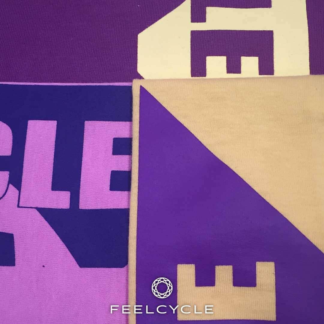 のインスタグラム：「. ◆Apparel Information◆ FEELCYCLE 7th Anniversary！ 7thシリーズのアパレル第4弾はオリジナルのLady's 商品！ メッセージをプリントしたタンクトップとレギンスを入荷します。 先に発売されたMen'sアイテムのメッセージの意味がわかるかも…？ FEELCYCLEこだわりの着心地の良さを是非お試しください。 . ＜6/23(Sun)販売商品＞ . ■7 タンク ￥8,100（本体価格￥7,500） SIZE:S,M COL:WHT,YEW,BLU,PNK,PUR . ■7 レギンス ￥9,180（本体価格￥8,500） SIZE:XS,S,M COL:BLK/WHT,BLK/PNK,BLK/BLU,BLK/GRN . ※入荷サイズ、カラーは店舗により異なります。 その他APPAREL COLLECTION好評発売中！ 直接店舗スタッフへお問い合わせください。 . #feelcycle #フィールサイクル #feel #cycle #mylife #morebrilliant #itsstyle #notfitness #暗闇 #バイクエクササイズ #フィットネス #ジム #45分で約800kcal消費 #滝汗 #ダイエット #デトックス #美肌 #ストレス解消 #リラックス #集中 #音楽とひとつになる #FEELCYCLE7周年」