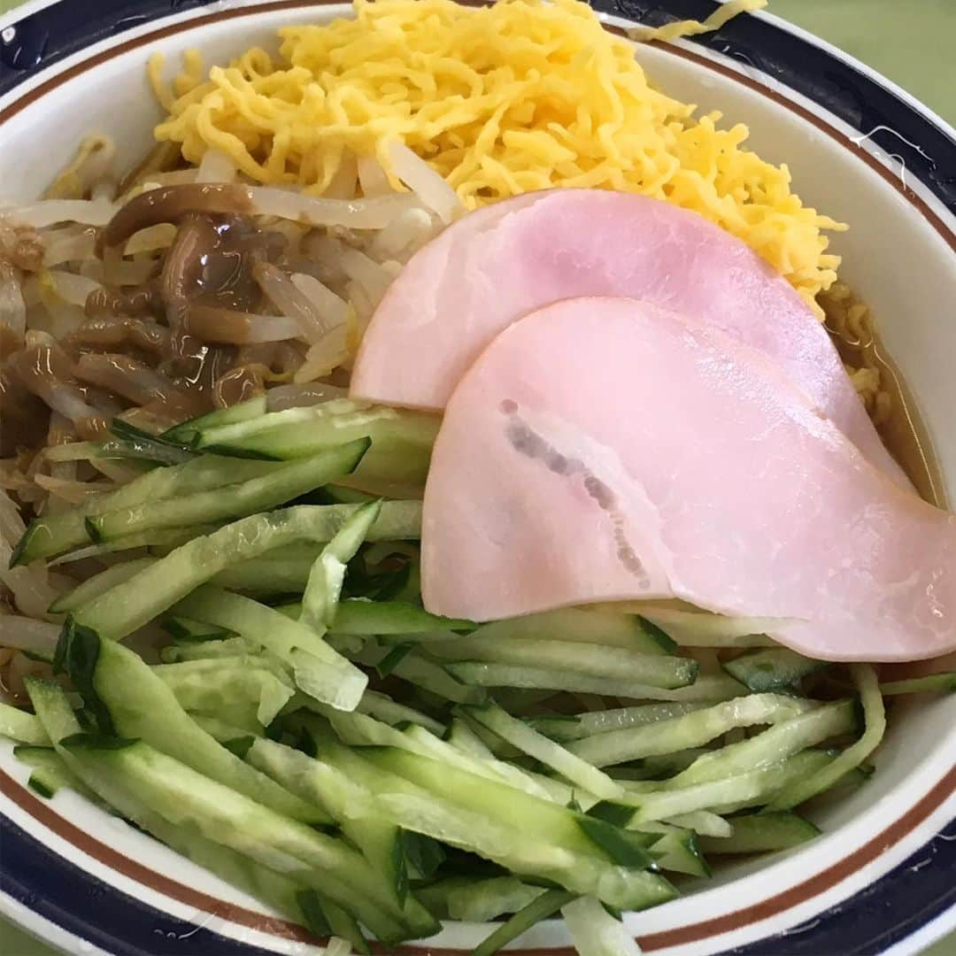 柳家さん生さんのインスタグラム写真 - (柳家さん生Instagram)「6/21富山市役所食堂の冷やし中華😊お酢がちょい強く効いて慌てるとむせそうになる😅 #さん生 #冷やし中華 #富山市役所 #食堂」6月21日 14時20分 - waraiguma1957