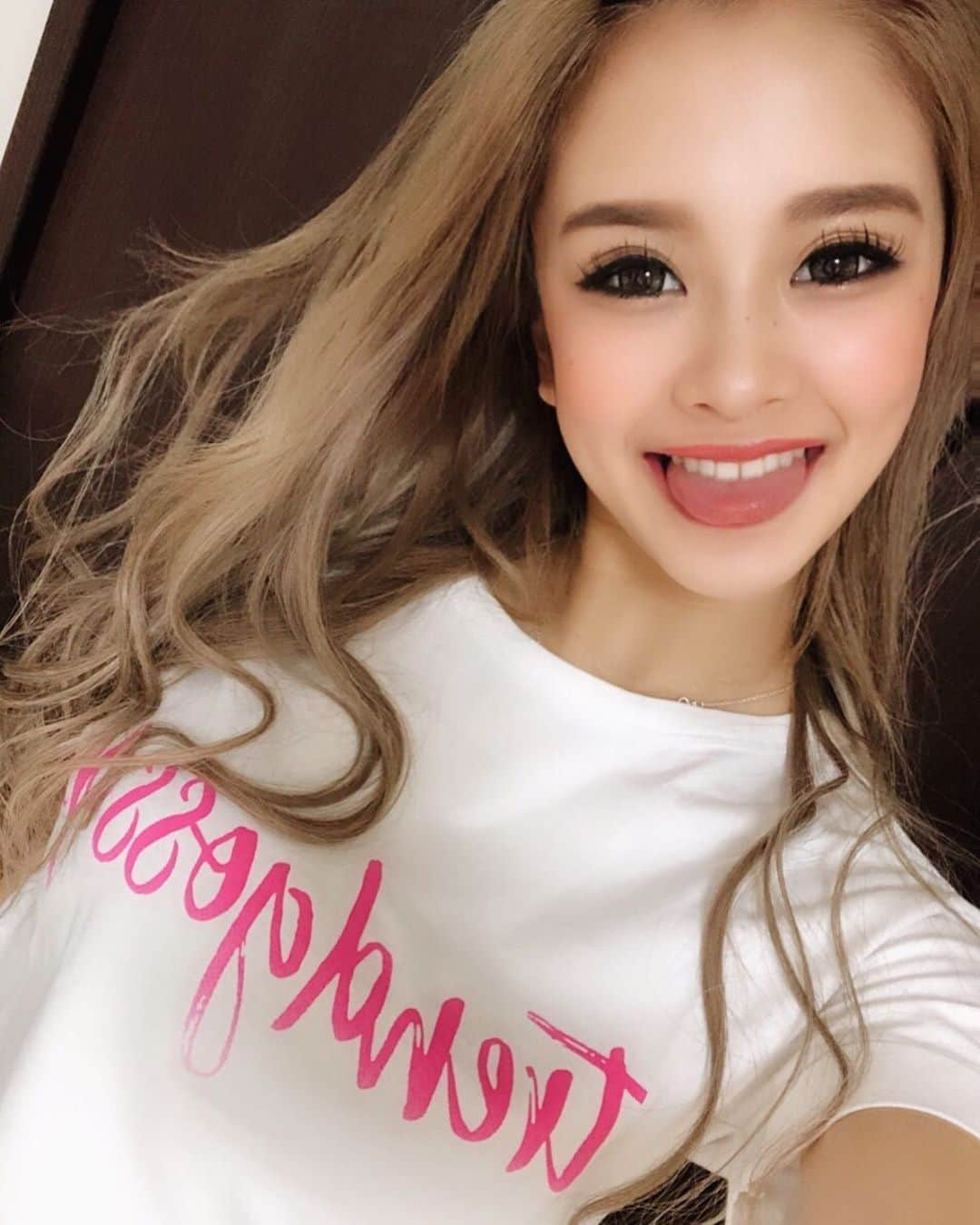 加藤美佳さんのインスタグラム写真 - (加藤美佳Instagram)「激安×激カワでいつも愛用してる セレクトショップ @trend_gossip さんの オリジナルTシャツ🌼 この時はお腹まん丸さん🤰🤰←もう懐かしい🕴🕴 これからの季節にぴったりだし 活躍しそう🌞🌴🌺✨ にしてもロングヘア恋しい🤤🤤❤ 激安×激カワでお洋服探したい方は @trend_gossip みてみてね♡ . . #selectshop #セレクトショップ #trendgossip」6月21日 14時48分 - katomika1212