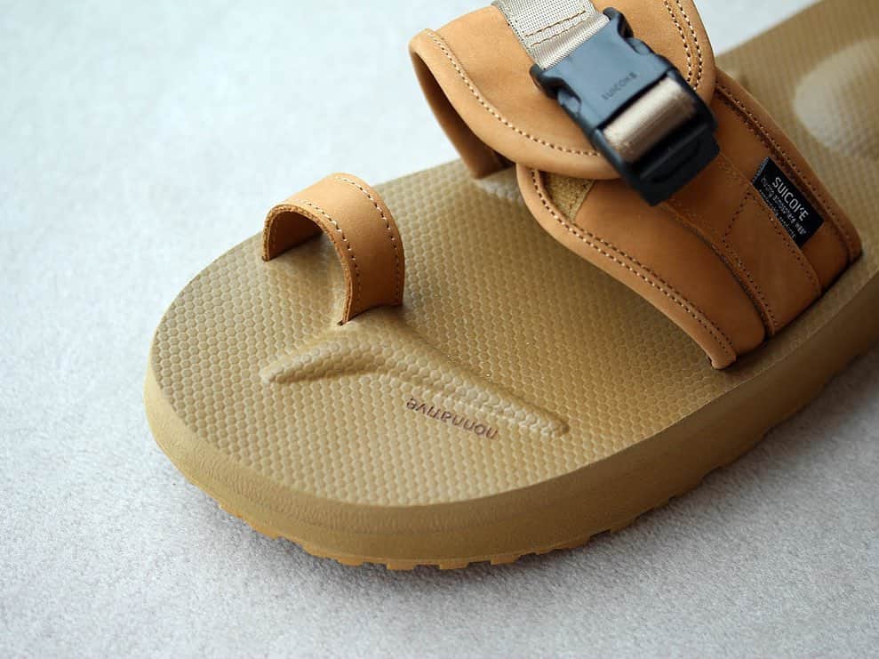 A+Sさんのインスタグラム写真 - (A+SInstagram)「2019 .6 .22 (sat) in store ■nonnative × SUICOKE HUNTER SANDAL COLOR : BEIGE SIZE : 26.0cm , 27.0cm , 28.0cm PRICE : ¥22,000 (+TAX） ・ #a_and_s #nonnative #suicoke @nonnative @suicoke_official」6月21日 15時05分 - a_and_s_official
