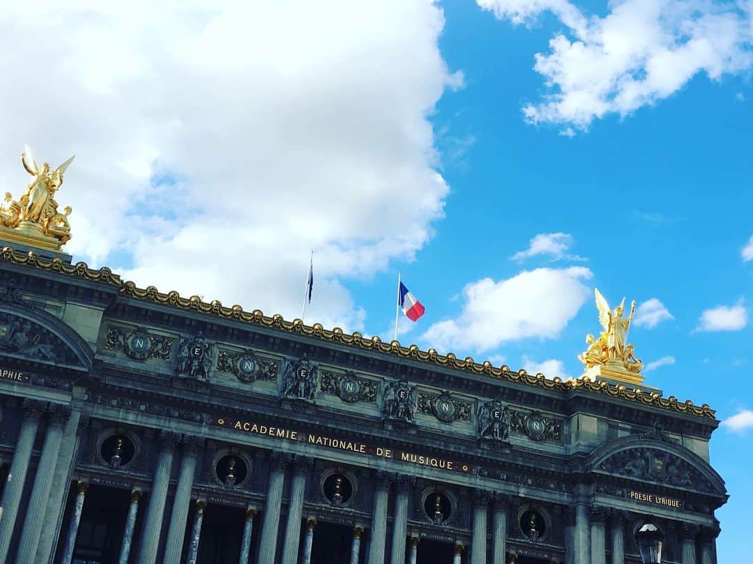 小橋めぐみさんのインスタグラム写真 - (小橋めぐみInstagram)「憧れのParis 二度目のParis  大雨に洗い流された青空が お出迎え。 楽しみなことが、たくさん！ #Paris」6月21日 15時10分 - megumikok