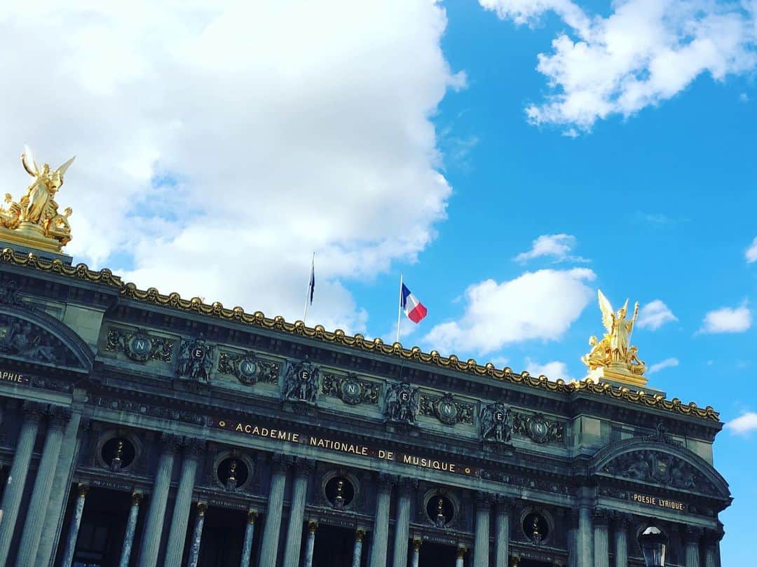 小橋めぐみのインスタグラム：「憧れのParis 二度目のParis  大雨に洗い流された青空が お出迎え。 楽しみなことが、たくさん！ #Paris」