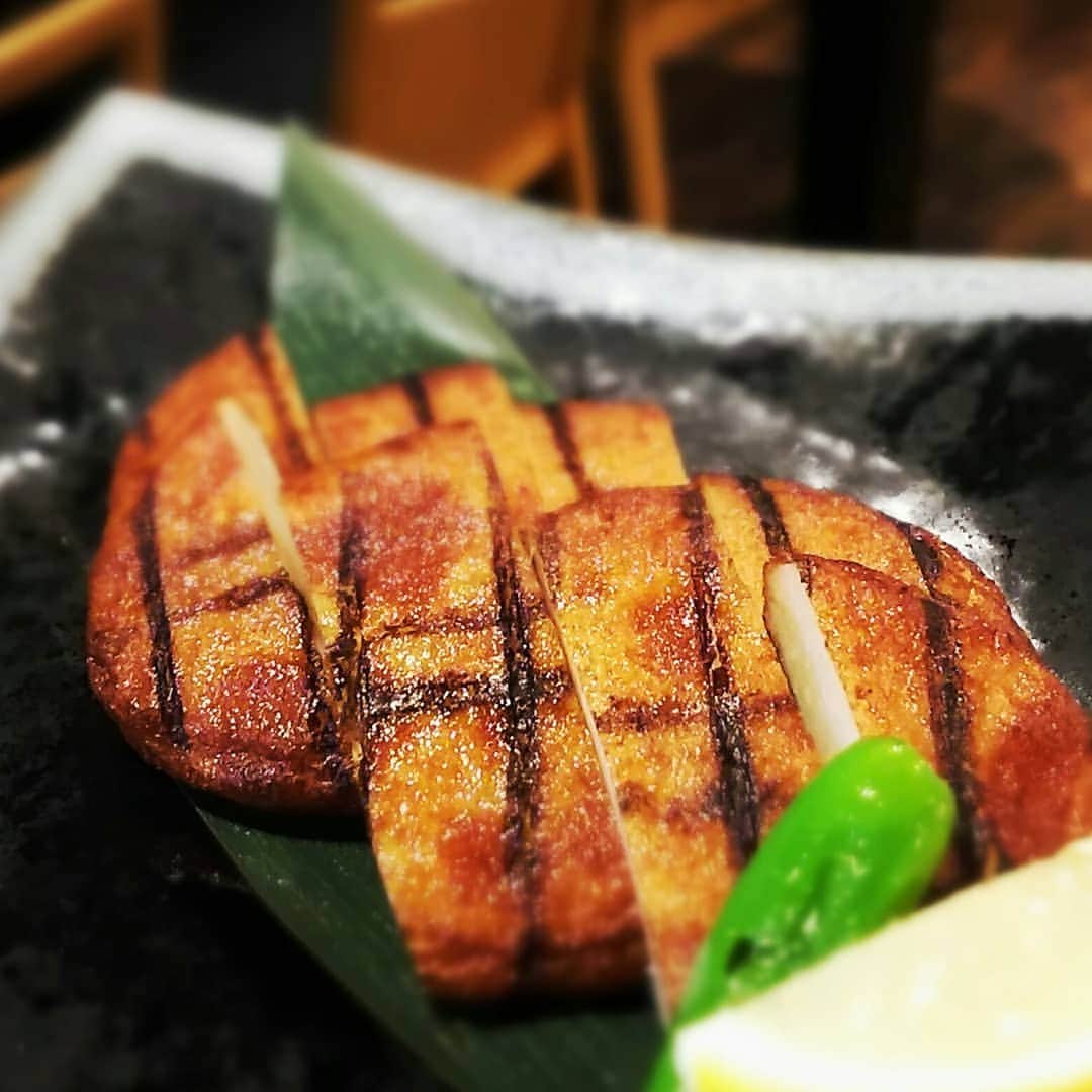 九州うまか 北浜店のインスタグラム：「さつま揚げでございますよ。  #九州うまか北浜店#九州うまか#北浜#淀屋橋#肥後橋#大阪グルメ#九州料理#大阪#居酒屋#日本酒#京橋#天満橋#純米吟醸#和牛#肉#鯖もつ鍋#餃子#泳ぎイカ#活けイカ#焼酎#肴#鶏#さつま揚げ」