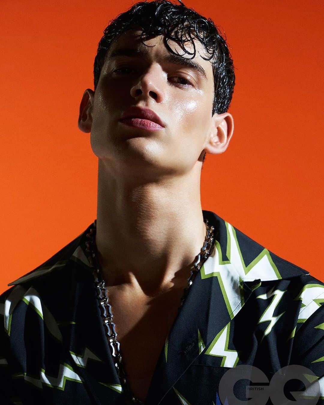 プラダさんのインスタグラム写真 - (プラダInstagram)「#PradaFW19 on @britishgq.⠀ Photo: James Anastasi - @jamesanastasiphoto⠀ Styling: Luke Day @luke_jefferson_day  #PradaEditorials」6月21日 15時37分 - prada