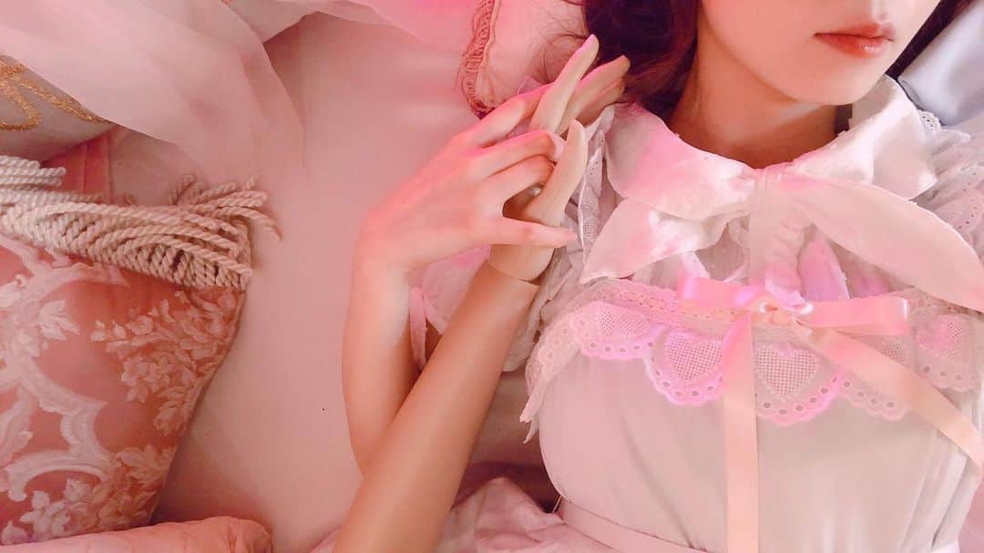 皆方由衣さんのインスタグラム写真 - (皆方由衣Instagram)「なみっきーと 一緒に作品を作ってる ところなので  出来上がりをお楽しみに…♡ #lolitafashion」6月21日 15時51分 - yuiminakata