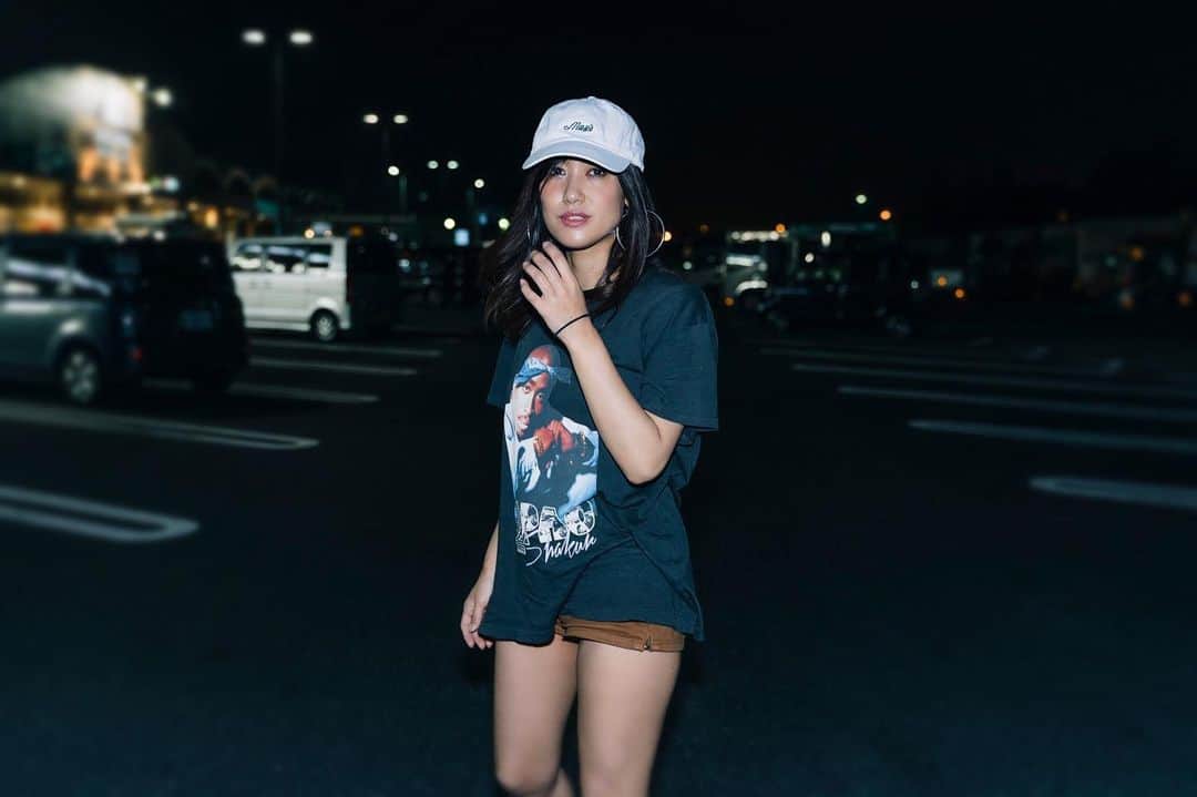 片桐舞子さんのインスタグラム写真 - (片桐舞子Instagram)「🤟 . このTシャツお気に入り💸 . #bershka #2pac #ただの駐車場 #深夜のsa」6月21日 15時53分 - mays_maiko