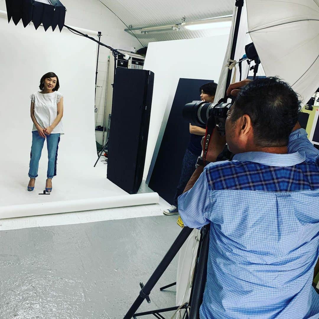 のインスタグラム：「加護亜依 新しいアー写撮影を致しました❣️ 山岸先生、いつもありがとうございます😊  #巨匠 #山岸伸先生 @yamagishi.shin  #アー写等いつも撮影して頂いております #加護亜依  @watashitobokuranozaidan  @ai.1988kg」
