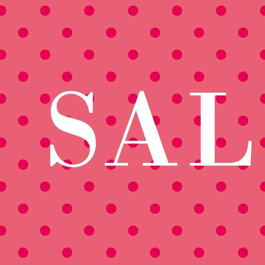 のインスタグラム：「SUMMER SALE Start🎉 . . 6/21（金）より「夏のセール」スタート‼️ . 人気のリュックやショルダーバッグ、通勤にマストなA4トートなど、欲しかったあのアイテムがさらにお手ごろ価格に😍 . 【注意事項】 ※一部対象外商品がございます。 ※他施策との併用は不可となります。 ※一部実施期間が異なる店舗がございます。 ※詳しくは店頭スタッフにお尋ねください。 . ぜひこの機会にpassagemignonの店舗へ足を運んでみてくださいね。 スタッフ一同　お待ちしております💗 . . . #passagemignon#パサージュミニョン#バッグ#アクセサリー#ヘアアクセサリー#トートバッグ#セール#サマーセール#ショルダーバッグ#ボストンバッグ#お出かけバッグ#リュック#お仕事バッグ#大人可愛い#ピンク好きな人と繋がりたい#🎀」
