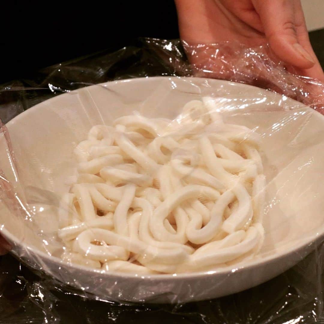 メシ通さんのインスタグラム写真 - (メシ通Instagram)「冷凍うどんで「ナポリタン」。 豆板醤とチョリソーでピリ辛に。 あっ、豆板醤はタバスコで代用してもOKです。  暑い季節に食べたくなる「スパイシーナポリタンうどん」【エダジュン】 https://www.hotpepper.jp/mesitsu/entry/edajun/19-00039  #mesitsu #メシ通 #グルメ #うどん #冷凍うどん #ナポリタン #ピリ辛 #ビールに合う #簡単 #レシピ #レシピブログ  #エダジュン #東京 #udon #spicy #Japanesewheatnoodle #noodle #neapolitan #gowellwithbeer #easy #delicious #recipe #recipeblog #japan #tokyo #edajun」6月21日 16時48分 - mesitsu