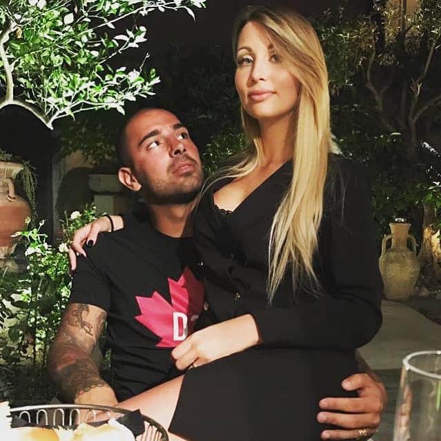 ルイージ・セーペのインスタグラム：「tntissimi auguri di buon anniversario a noi...+11 di noi」