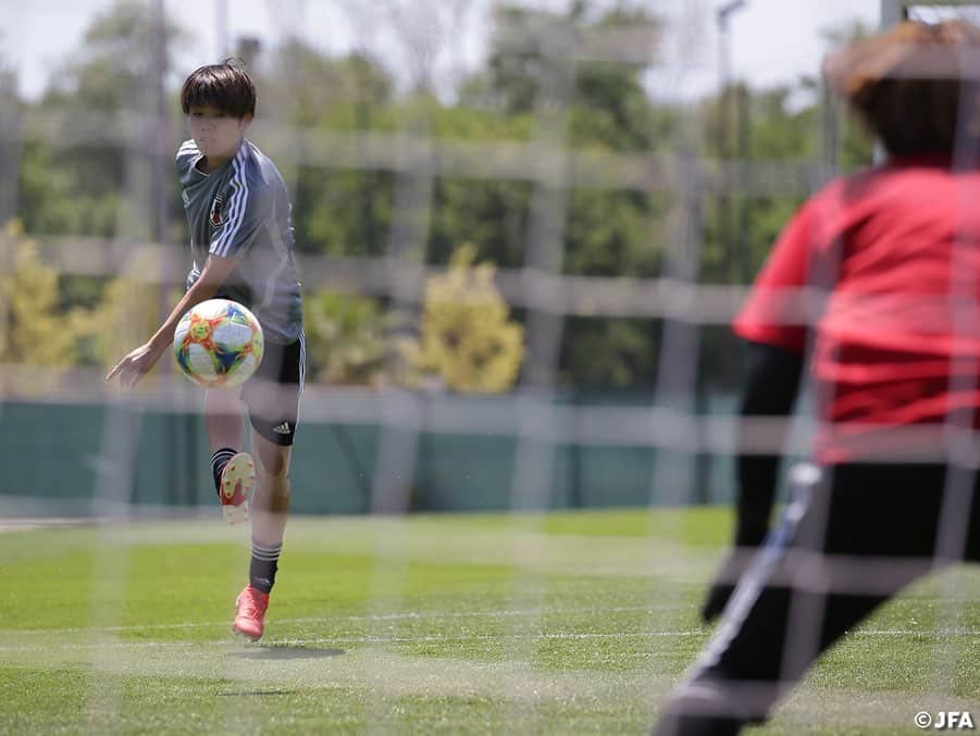 日本サッカー協会さんのインスタグラム写真 - (日本サッカー協会Instagram)「イングランド戦から一夜明けた6/20(木)、#なでしこジャパン は昨夜のスタメン組はリカバリー、サブ組はトレーニングを実施しました。ラウンド16のオランダ戦に向けて、着々と準備を進めます。 ・ ✍️JFA.jpでは、活動レポートを掲載中！ ・ ＜FIFA女子ワールドカップフランス2019＞ なでしこジャパン🇯🇵試合日程  6/10 25:00｜0-0アルゼンチン🇦🇷 6/14 22:00｜2-1 スコットランド🏴󠁧󠁢󠁳󠁣󠁴󠁿 6/20 04:00｜0-2イングランド🏴󠁧󠁢󠁥󠁮󠁧󠁿 6/26 04:00｜vsオランダ🇳🇱 📺フジテレビ系列、NHK BS、J SPORTSで生中継！ ・ #nadeshiko #世界のなでしこ #なでしこジャパン#FIFAWWC」6月21日 16時59分 - japanfootballassociation