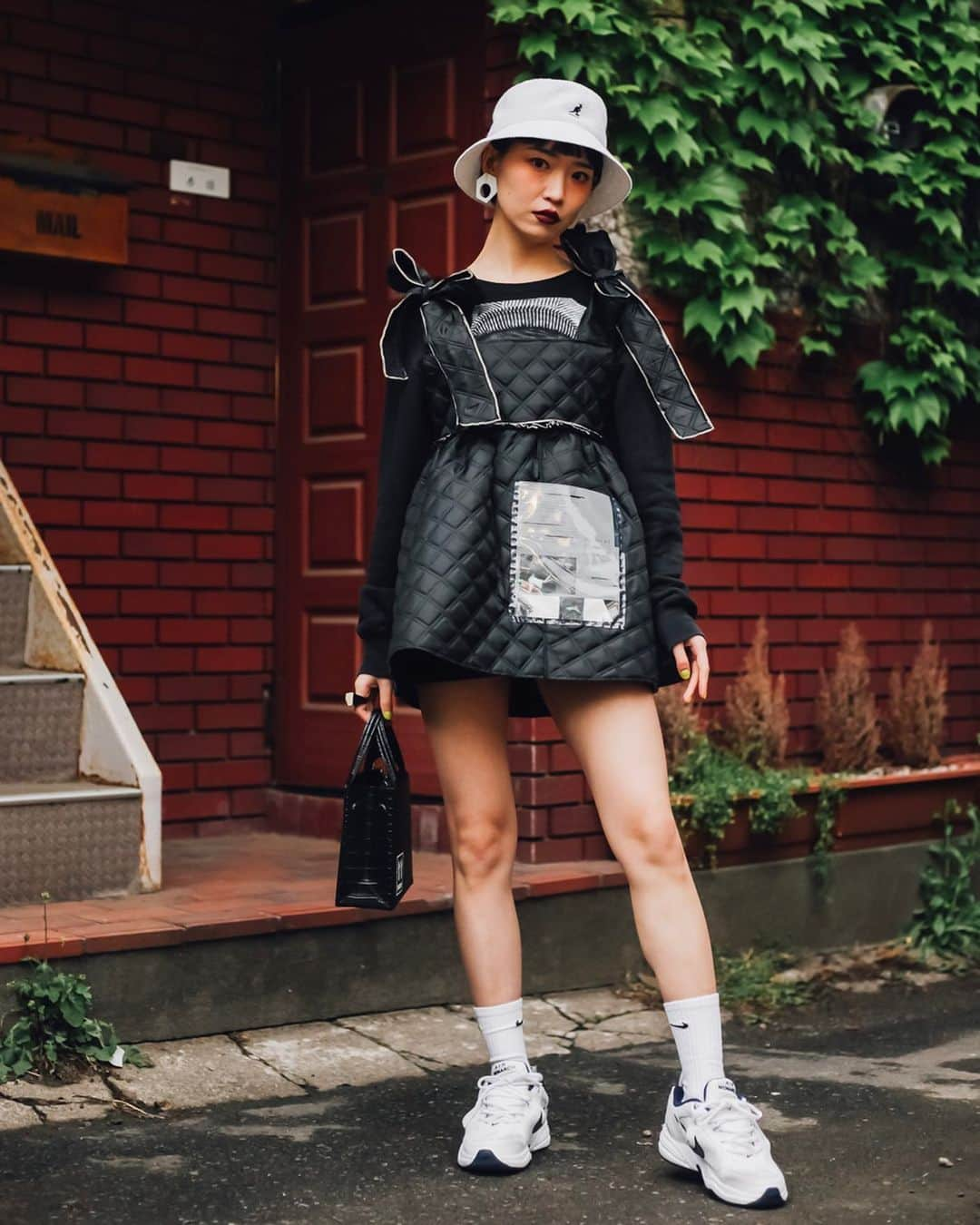 Fashionsnap.comさんのインスタグラム写真 - (Fashionsnap.comInstagram)「【#スナップ_fs】 Name HAO MENG  Dress #UNDERCOVER Bag #OFFWHITE Hat #KANGOL  #fashionsnap #fashionsnap_women」6月21日 17時11分 - fashionsnapcom