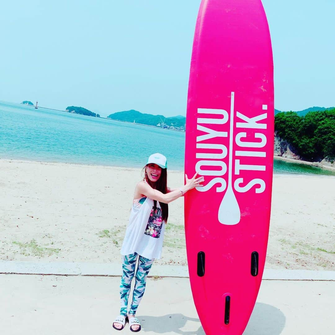 水田真依子さんのインスタグラム写真 - (水田真依子Instagram)「SUP今年の夏はみなさん SUPもやりましょ！ シーパーク 仙酔島で体験できますよー！ #picture#夏 #summer #sea #beach #ビーチ #水着 #夏休み #happy #ビキニ #ocean #me #bikini #japan #instagood #love #旅行 #surf #swimwear #sky #fashion #日焼け #ロンハーマン #girl #夏の思い出 #photo #travel #follow #beautiful #リゾート」6月21日 17時20分 - maikosebasu