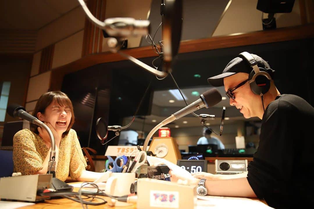TBSラジオ「アフター6ジャンクション」さんのインスタグラム写真 - (TBSラジオ「アフター6ジャンクション」Instagram)「オンエア写真集(2019/6/20)  #utamaru #宇多丸 #宇内梨沙  #アトロク #ブラックニッカ #お酒に合う映画 #月永理絵  #EmiMeyer #ヒューマンビートボックス #アフラ  #radiko #TBSラジオ #アフター6ジャンクション」6月21日 17時23分 - after6junction