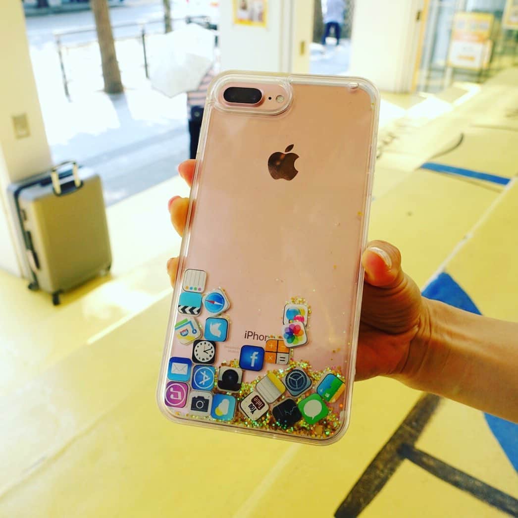 北林明日香さんのインスタグラム写真 - (北林明日香Instagram)「新しいiPhoneケース #📱 새 아이폼케이스ㅋㅋ  #携帯ケース #iPhone #iPhonecase #아이폼 #아이폼케이스 #일상 #でもそろそろ機種変したい #9月に新しいの出るかな」6月21日 17時28分 - asuka_kitabayashi