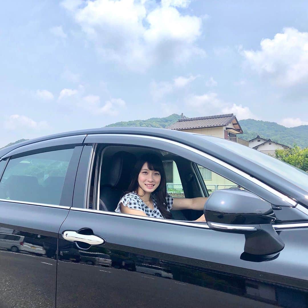 大田理裟のインスタグラム：「黒かっこいーー🚘🖤 車はセダンがすき🥺🥺🥺 衝突しそうな時、60km以下なら止まってくれるらしいけど一回試してみたい😂  #車 #納車」